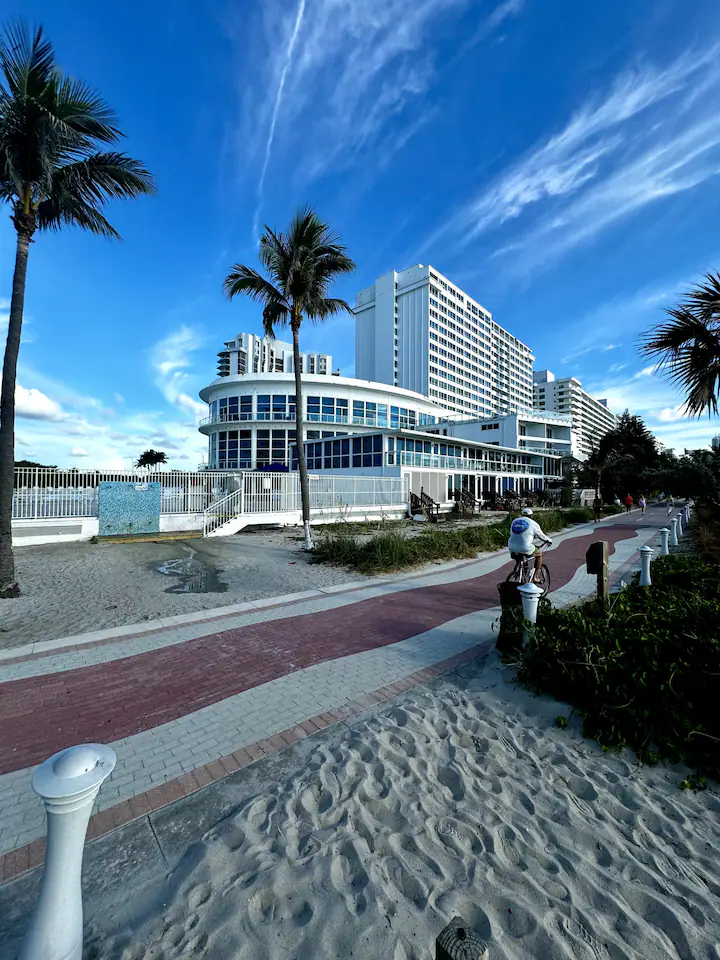 Propriedade à beira-mar Piscina Academia Tênis Miami Beach!