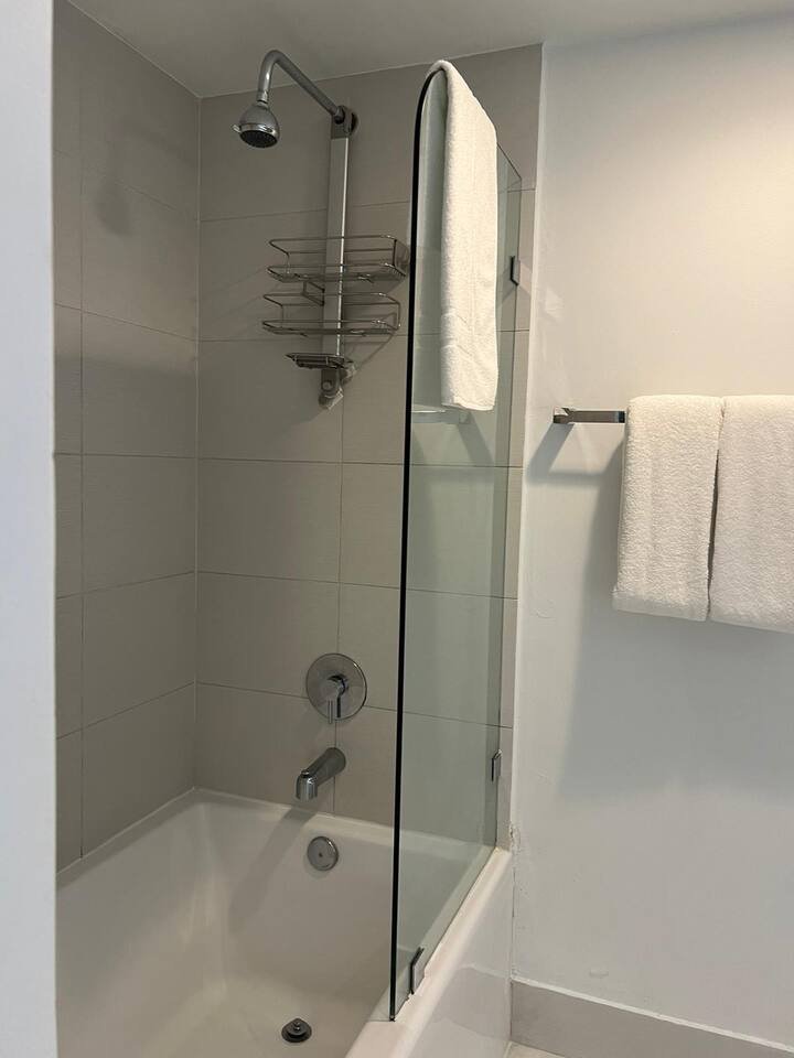 Apartamento de luxo em Miami Beach: piscina, academia e praia