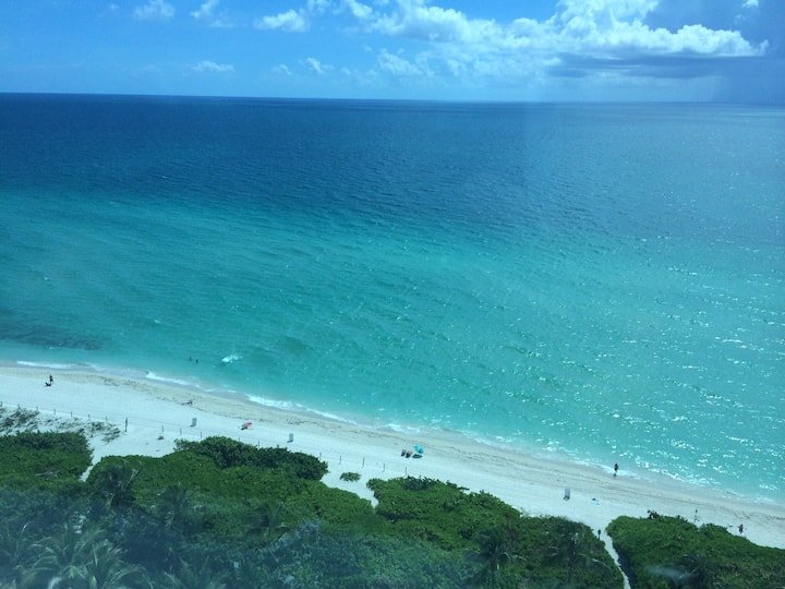 Apartamento à beira-mar com vista para o mar em frente à praia