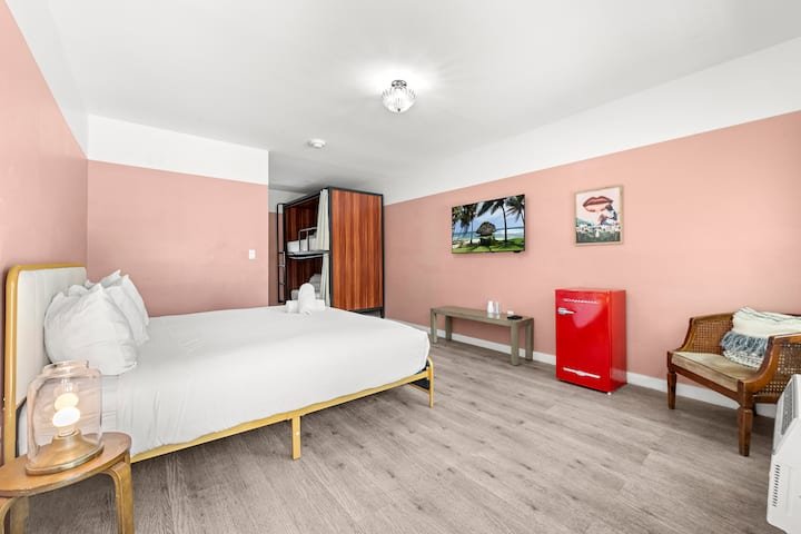 Quarto de hotel descolado no distrito de Mimo I 4 Hóspedes I Piscina