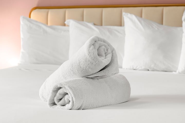 Quarto de hotel descolado no distrito de Mimo I 4 Hóspedes I Piscina