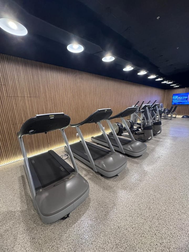 Resort à beira-mar com vista para a baía e estacionamento gratuito