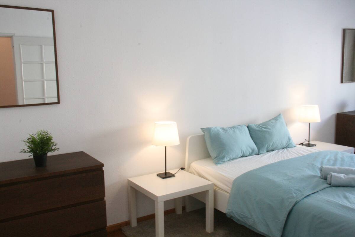 Quarto King Espaçoso no Campo Grande