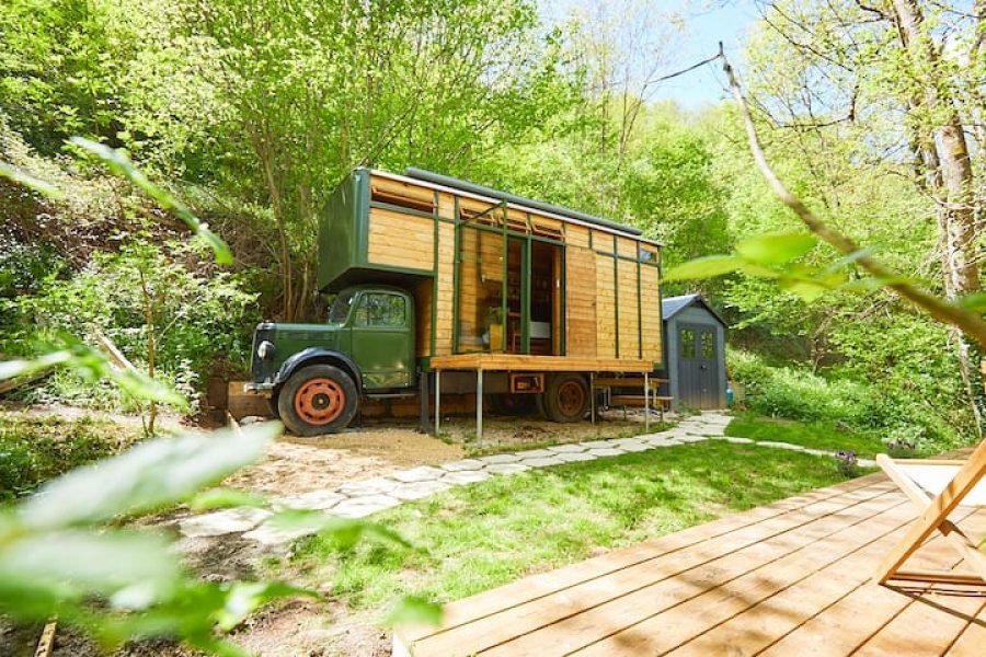 Retiro rústico à beira do rio