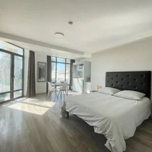 Estúdio com ar-condicionado e vista panorâmica a 300 m do porto