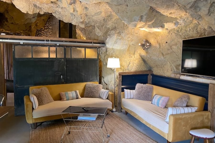 A Caverna da Torre  Compartilhar  Salvar