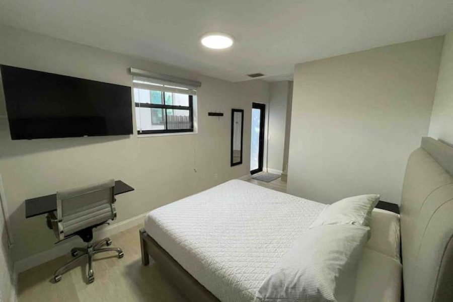 Quarto privativo na Coral Way!