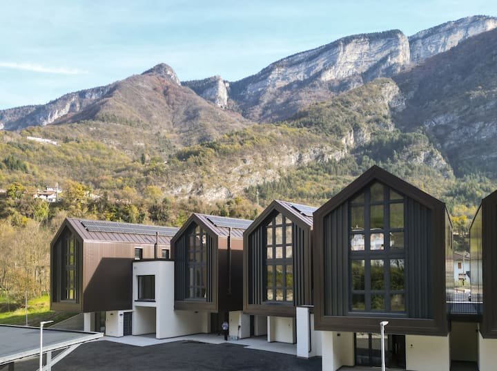 Apartamento estúdio com cozinha e cama queen