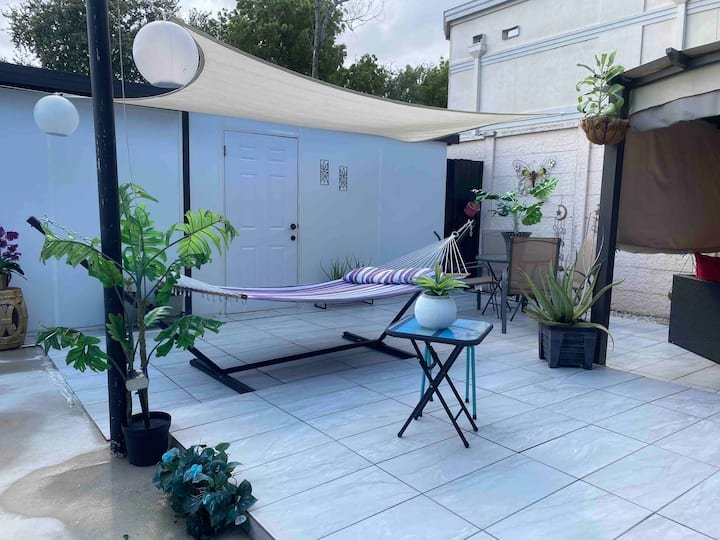 Lugar minúsculo com jacuzzi quente privativo a 7 minutos do aeroporto