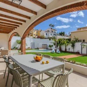 Apartamentos MAREN. Beachfront – Primeira Linha