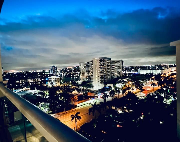 Frente à praia. Remodelado, luxo 3 CAMAS/2 quartos. 1,5