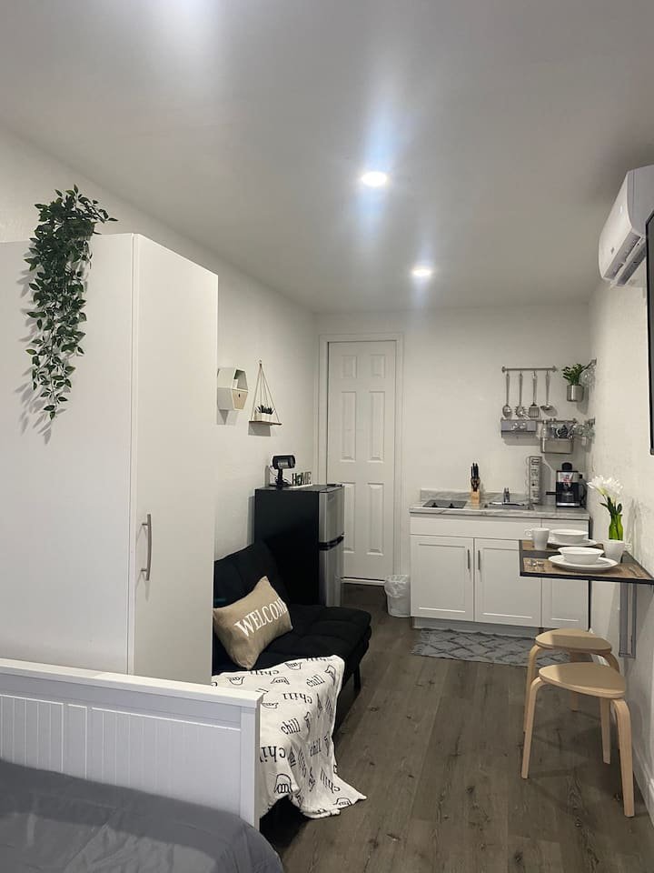 Lugar minúsculo com jacuzzi quente privativo a 7 minutos do aeroporto