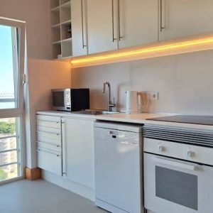 Uma verdadeira cobertura de mirante em um edifício bioclimático