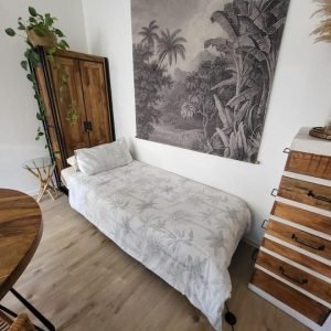 350m para a cidade com 2 quartos e varanda para relaxar