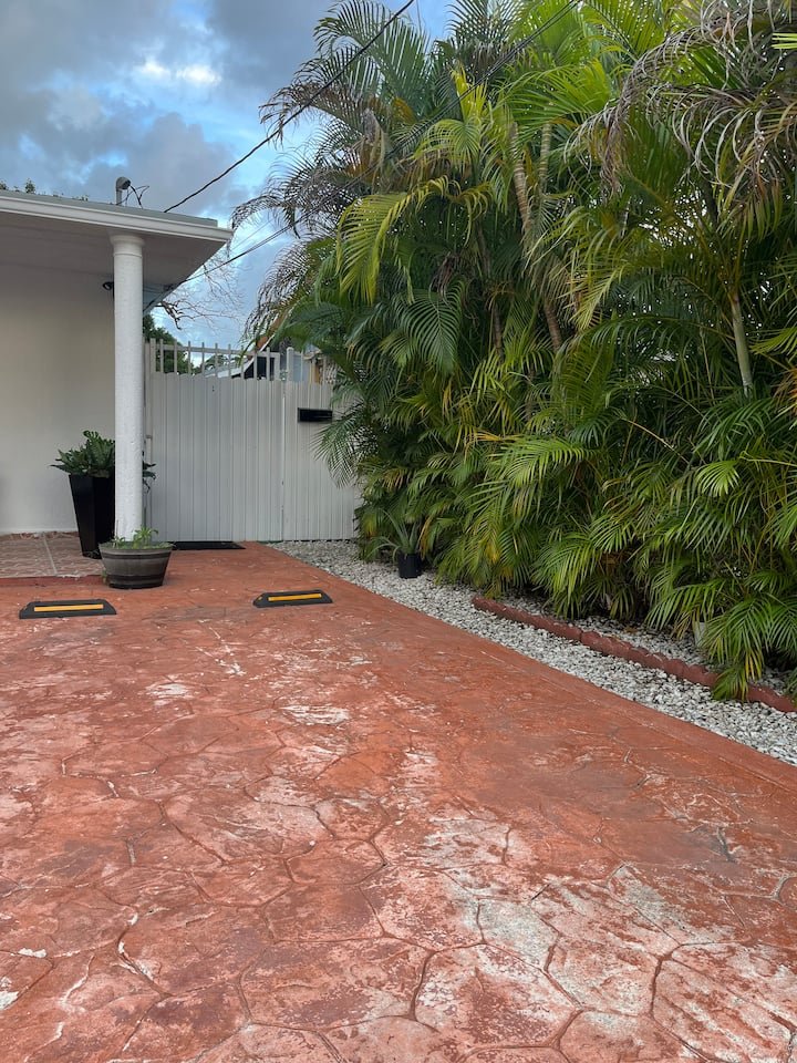 Lugar minúsculo com jacuzzi quente privativo a 7 minutos do aeroporto