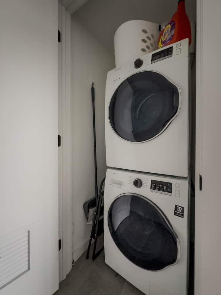 Condomínio de luxo de 1 quarto com vista para o mar e para a cidade