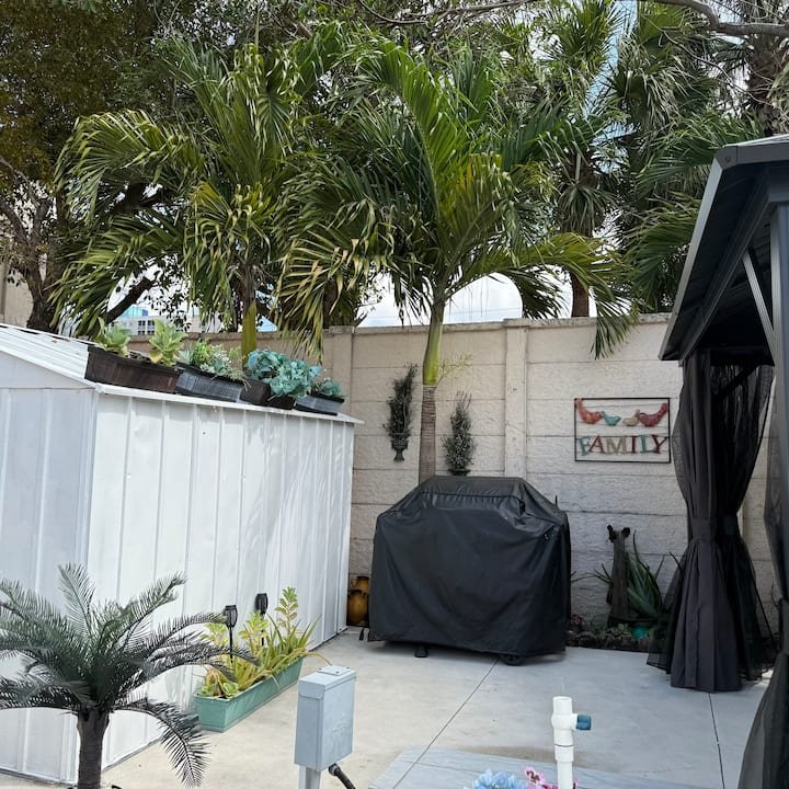 Lugar minúsculo com jacuzzi quente privativo a 7 minutos do aeroporto