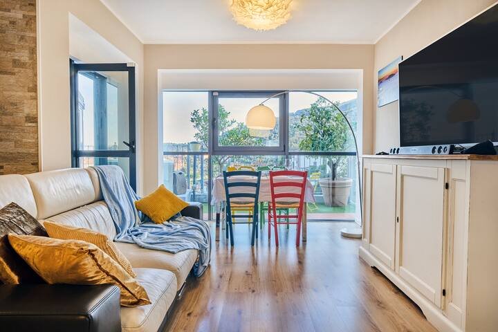 [Maravilhosa VISTA para o MAR e jacuzzi]Cadimare/5TERRE