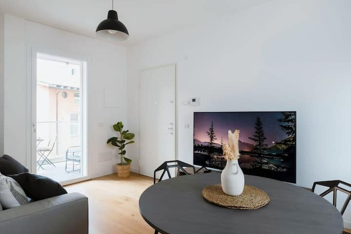 Casa Giada | Moderno Central 1BR + Estacionamento Fechado