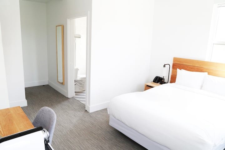 The Meridian Miami Beach by Kasa | Quarto Queen