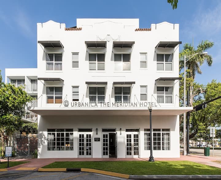 The Meridian Miami Beach by Kasa | Quarto Queen