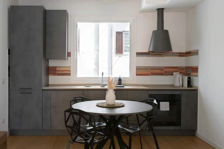 Casa Giada | Moderno Central 1BR + Estacionamento Fechado