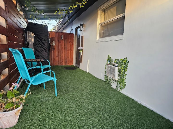 Estadia privada. Perto de Hard rock e Hard rock guitar