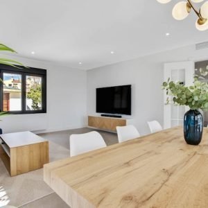 Apartamentos MAREN. Beachfront – Primeira Linha