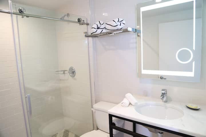 The Meridian Miami Beach by Kasa | Quarto Queen