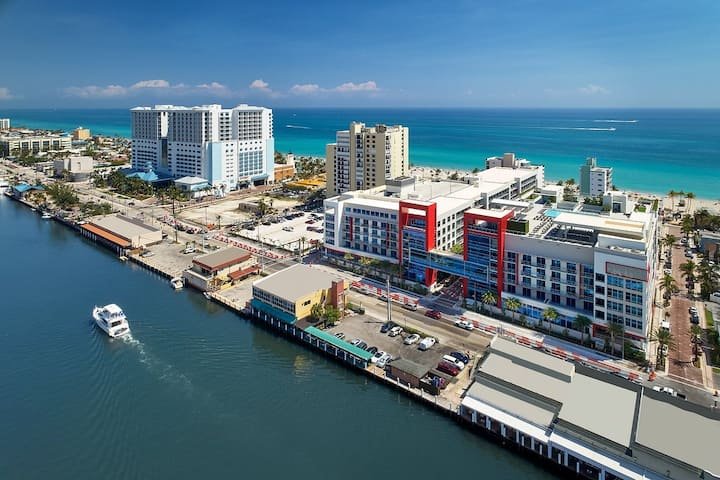 Vistas deslumbrantes da costa perto de Hollywood Beach