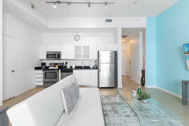 Suíte espaçosa de um quarto em Miami Beach por Dharma