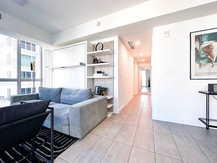 Condomínio de luxo de 1 quarto com vista para o mar e para a cidade