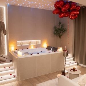 Suíte de luxo e banheira de hidromassagem privativa – Home cinema