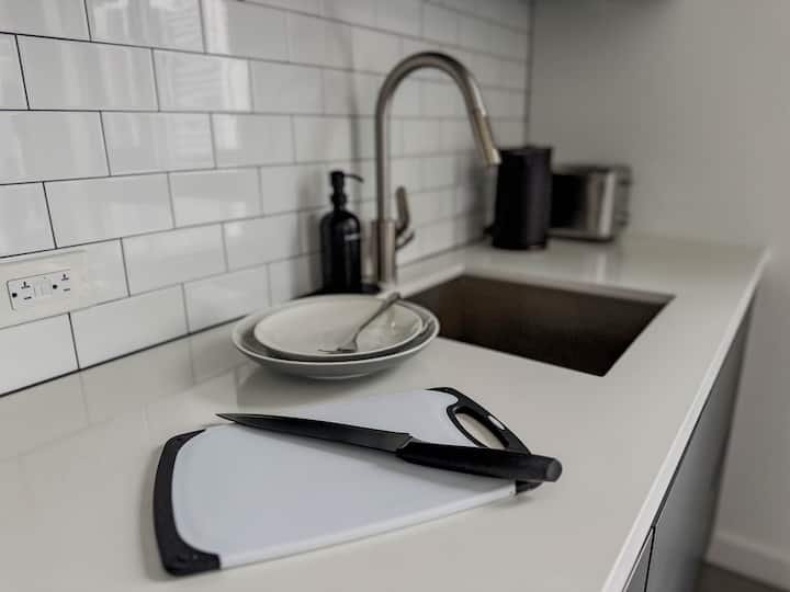 Condomínio de luxo de 1 quarto com vista para o mar e para a cidade