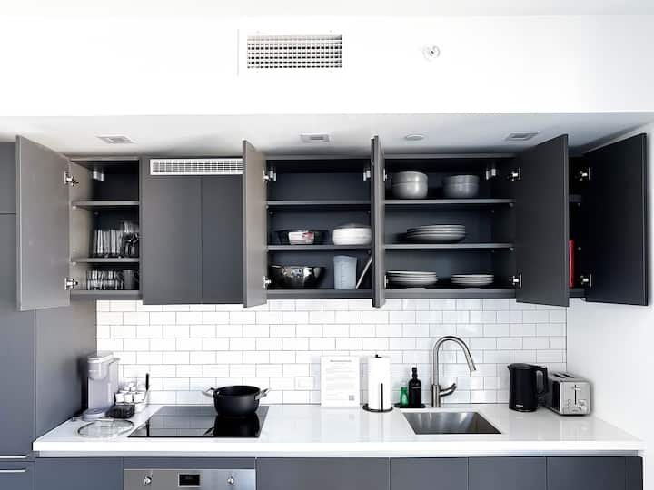 Condomínio de luxo de 1 quarto com vista para o mar e para a cidade