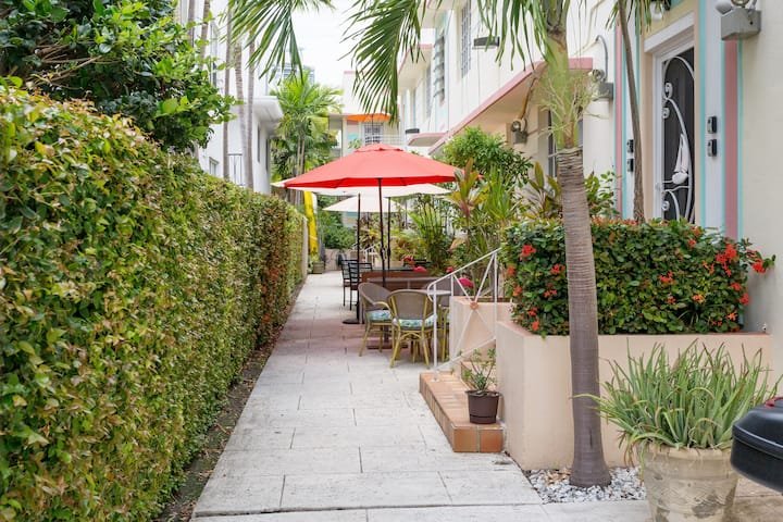 SoBe #6-2 Queen Beds,Futon -FREE PARKing, Kitchen