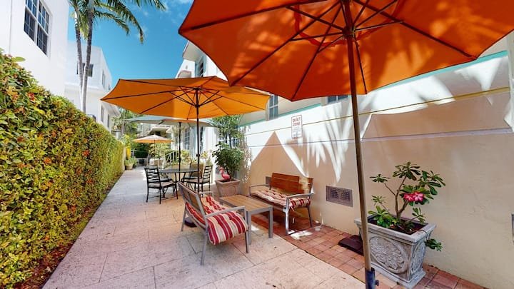 SoBe #6-2 Queen Beds,Futon -FREE PARKing, Kitchen