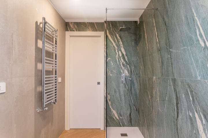 Vaticano  Apartamento 3 quartos 2 banheiros e cozinha