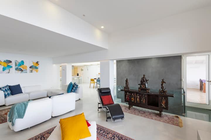 Addaura Home um terraço com vista para o mar