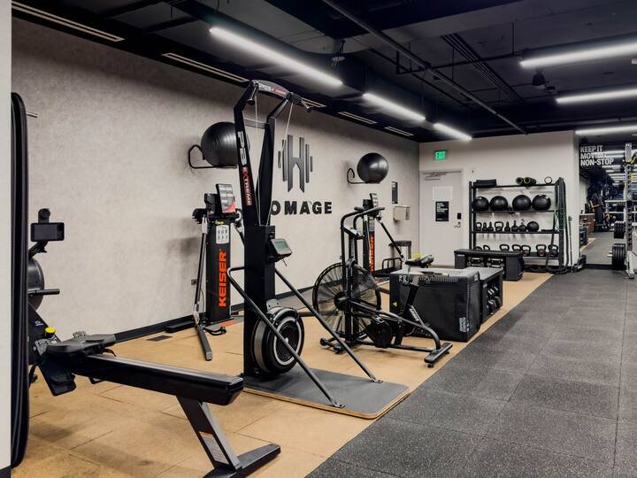 Condomínio de luxo de 1 quarto com vista para o mar e para a cidade