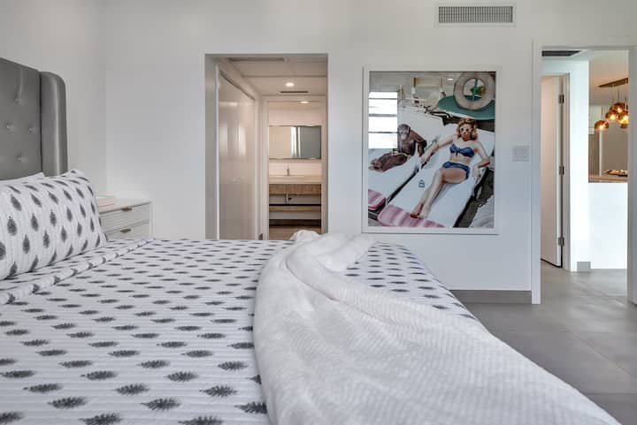 Frente à praia. Remodelado, luxo 3 CAMAS/2 quartos. 1,5