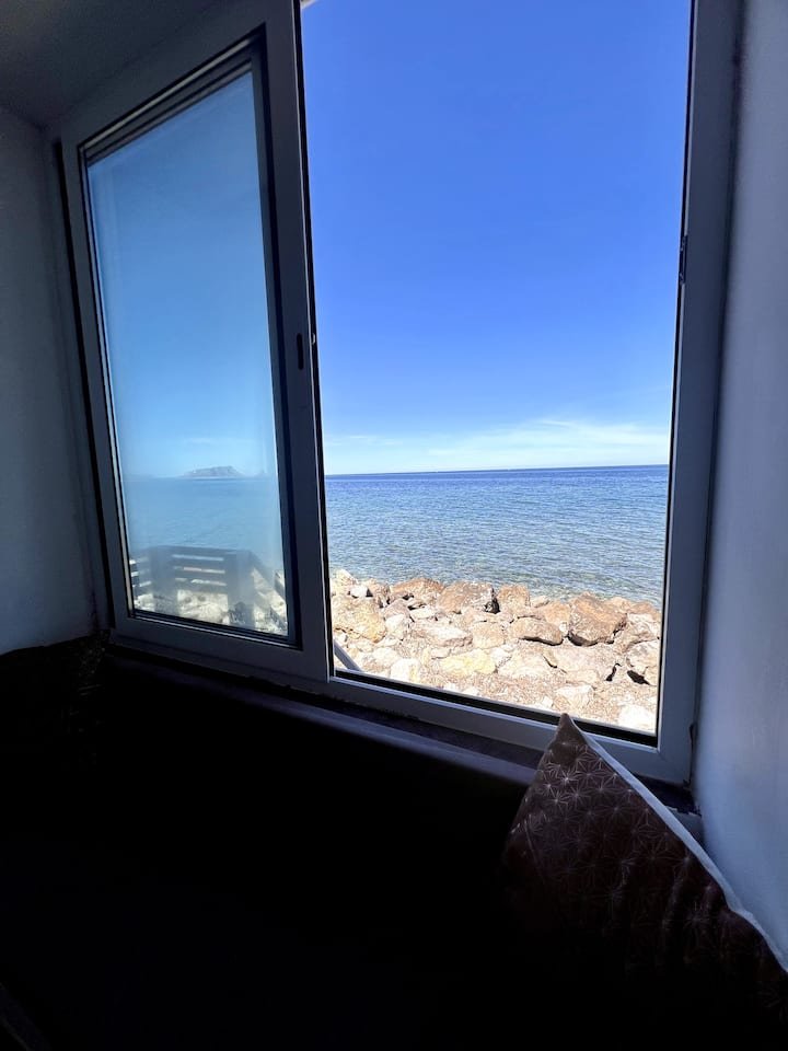 Loft à beira-mar, com acesso privativo à praia