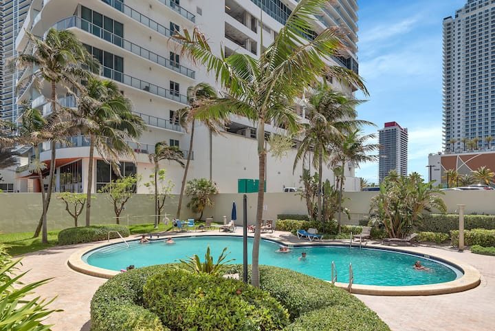 Frente à praia. Remodelado, luxo 3 CAMAS/2 quartos. 1,5