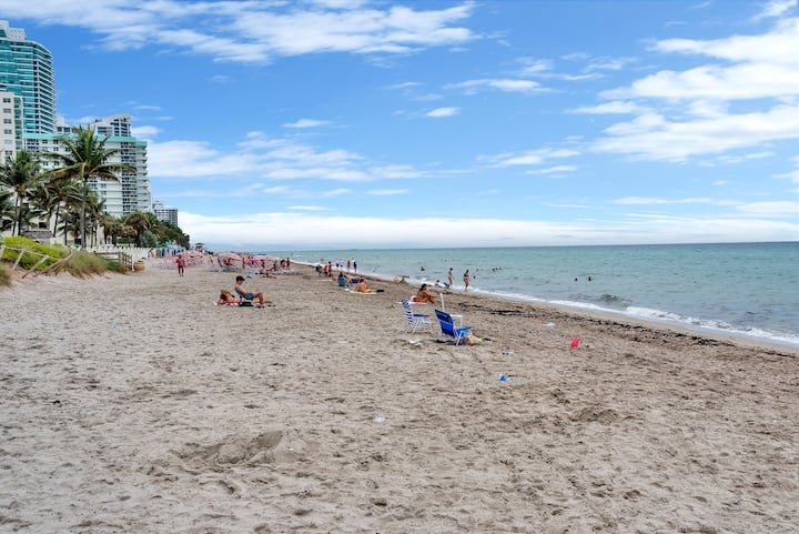 Frente à praia. Remodelado, luxo 3 CAMAS/2 quartos. 1,5