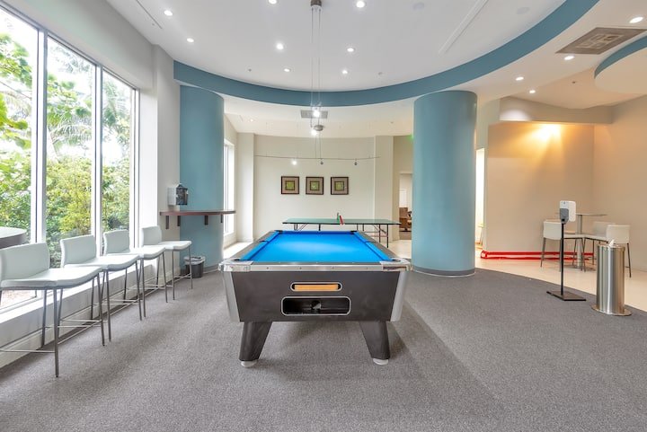 Frente à praia. Remodelado, luxo 3 CAMAS/2 quartos. 1,5