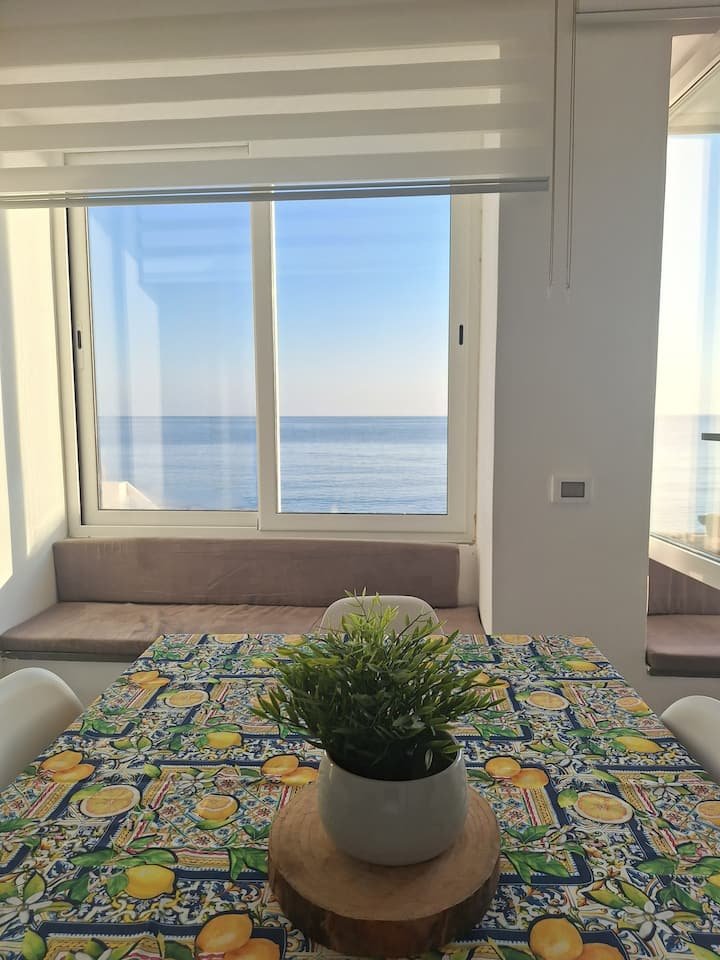Loft à beira-mar, com acesso privativo à praia