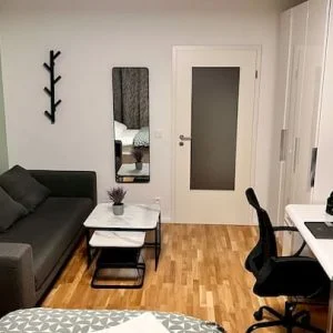 Tão verde no meio de Berlim! Para o S-Bahn e metrô 7 min!