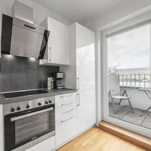 Apartamento de 3 quartos com varanda em Mitte/Gesundbr.