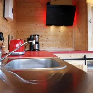 Casa de campo à beira da floresta