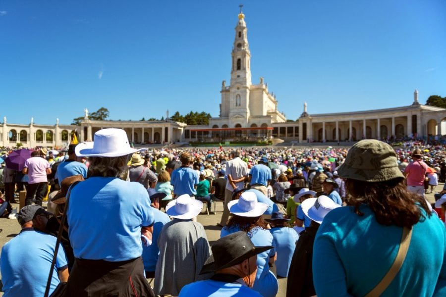 Excursão Privada a Óbidos, Batalha, Fátima e Nazaré – Dia Inteiro